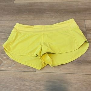Lululemon Speed up low rise 2.5 shorts size 6